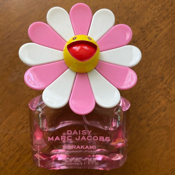 Marc Jacobs Fragrances Daisy Murakami Pink Eau de Parfum with Laptop Case - Picture 10 of 12
